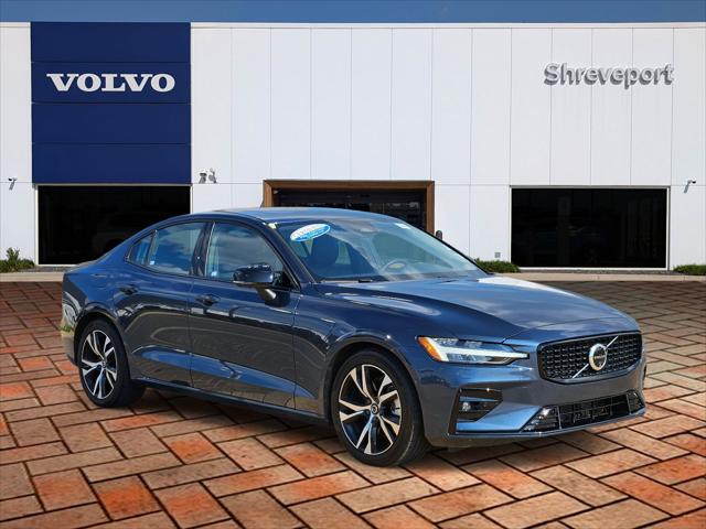 2024 Volvo S60 B5 Plus Dark Theme 2024 Volvo S60 B5 Plus Dark Theme