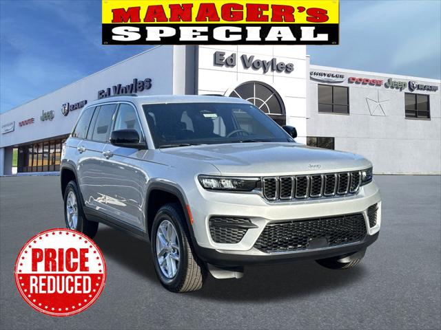 2025 Jeep Grand Cherokee GRAND CHEROKEE LAREDO X 4X4