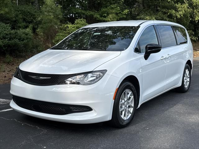 2025 Chrysler Voyager VOYAGER LX