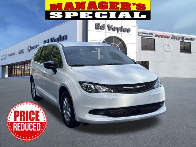 2025 Chrysler Voyager VOYAGER LX