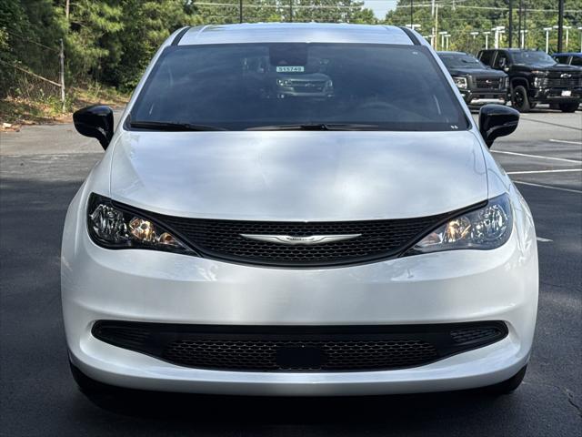 2025 Chrysler Voyager VOYAGER LX