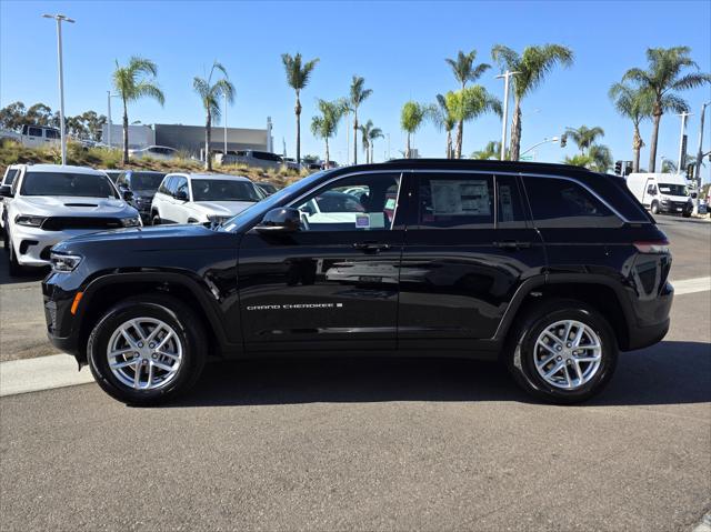 2025 Jeep Grand Cherokee GRAND CHEROKEE LAREDO X 4X4