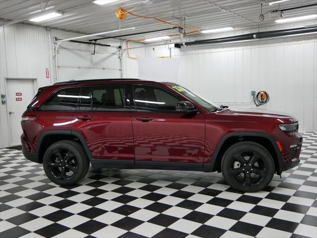 2023 Jeep Grand Cherokee Limited 4x4 2023 Jeep Grand Cherokee Limited 4x4