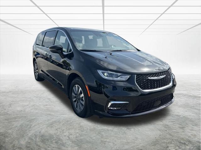 2025 Chrysler Pacifica Plug-In Hybrid PACIFICA PLUG-IN HYBRID SELECT