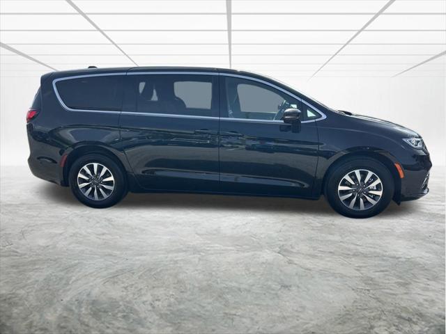 2025 Chrysler Pacifica Plug-In Hybrid PACIFICA PLUG-IN HYBRID SELECT