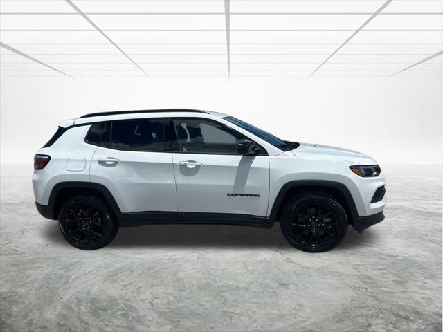 2025 Jeep Compass COMPASS LATITUDE 4X4