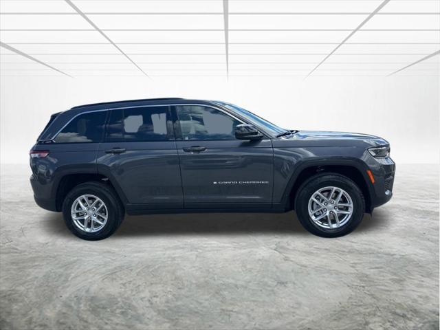 2025 Jeep Grand Cherokee GRAND CHEROKEE LAREDO X 4X2