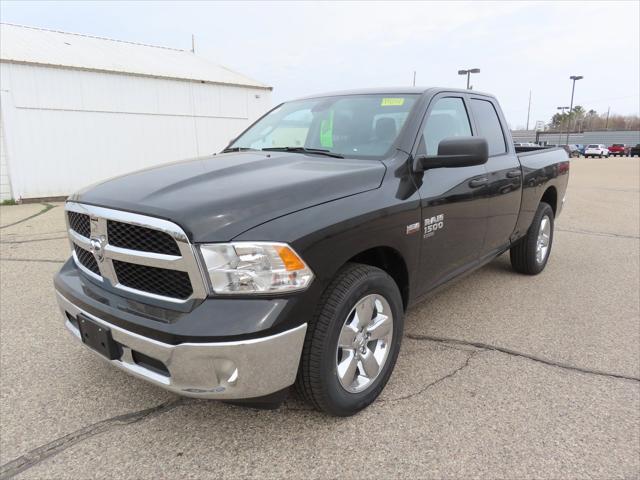 2024 RAM Ram 1500 Classic RAM 1500 CLASSIC TRADESMAN QUAD CAB 4X4 64 BOX