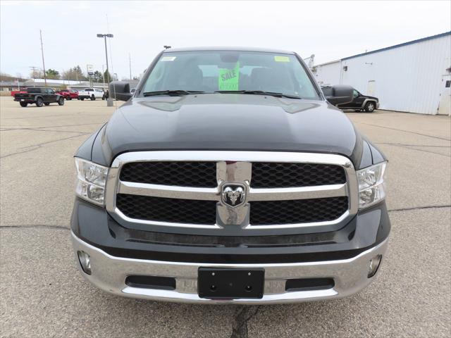2024 RAM Ram 1500 Classic RAM 1500 CLASSIC TRADESMAN QUAD CAB 4X4 64 BOX