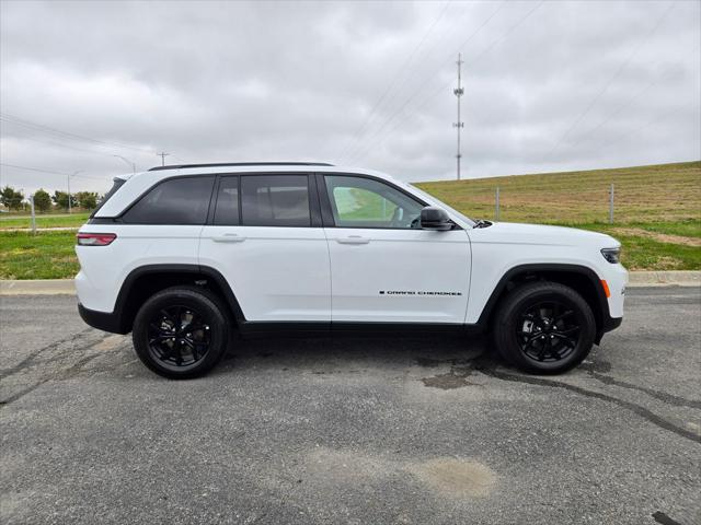 2025 Jeep Grand Cherokee GRAND CHEROKEE ALTITUDE 4X4