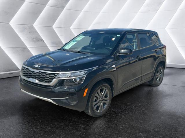 2023 Kia Seltos LX 2023 Kia Seltos LX