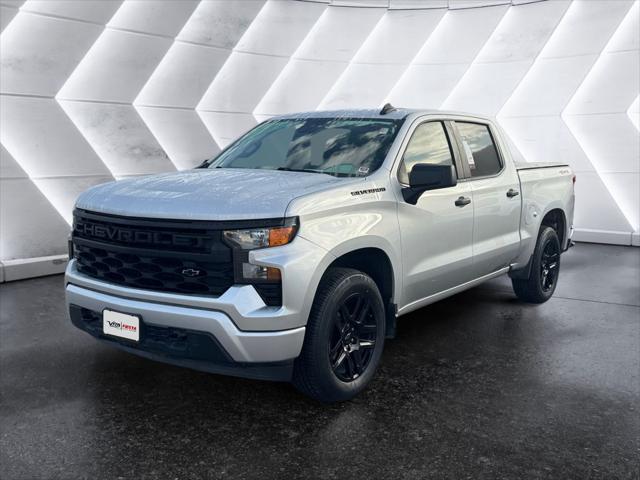 2022 Chevrolet Silverado 1500 4WD Crew Cab Short Bed Custom