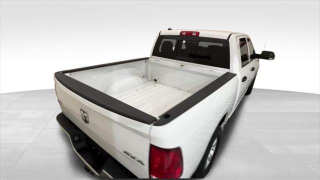 2023 RAM 1500 Classic SLT Crew Cab 4x4 57 Box