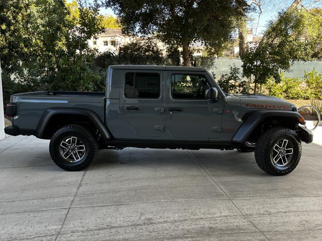 2025 Jeep Gladiator GLADIATOR MOJAVE 4X4