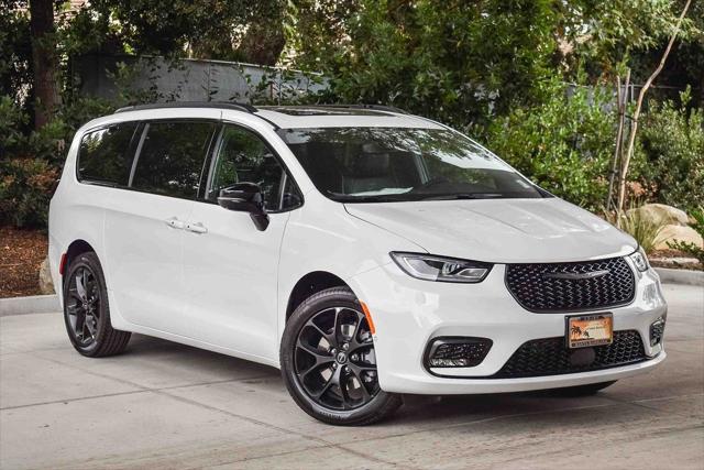 2026 Chrysler Pacifica PACIFICA LIMITED AWD