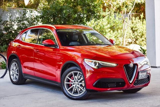 2018 Alfa Romeo Stelvio Ti AWD 2018 Alfa Romeo Stelvio Ti AWD