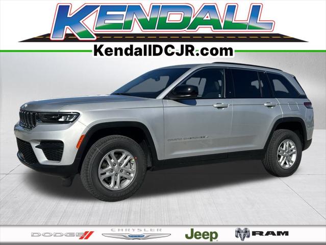 2025 Jeep Grand Cherokee GRAND CHEROKEE LAREDO 4X4