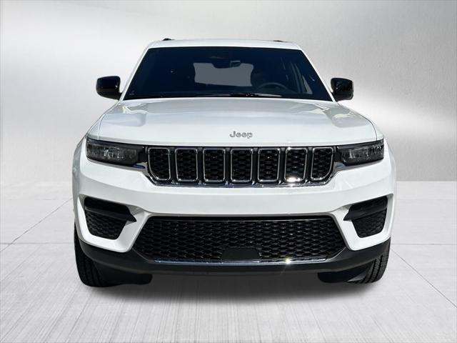 2025 Jeep Grand Cherokee GRAND CHEROKEE LAREDO 4X4
