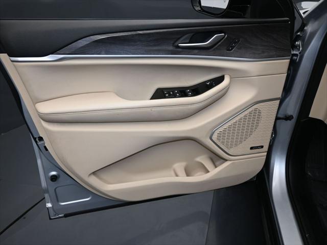 2021 Jeep Grand Cherokee L Limited 4x2 2021 Jeep Grand Cherokee L Limited 4x2