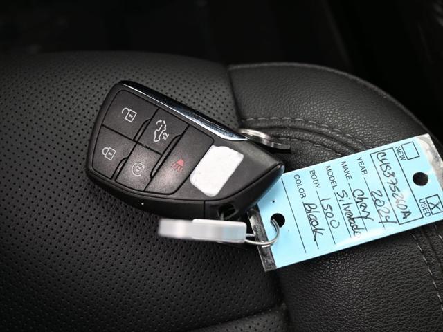 2024 Chevrolet Silverado 1500 2WD Crew Cab Short Bed LTZ 2024 Chevrolet Silverado 1500 2WD Crew Cab Short Bed LTZ