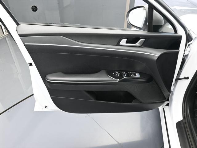 2023 Kia K5 LXS 2023 Kia K5 LXS