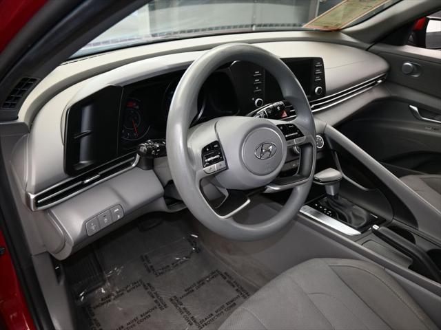 2022 Hyundai Elantra SE