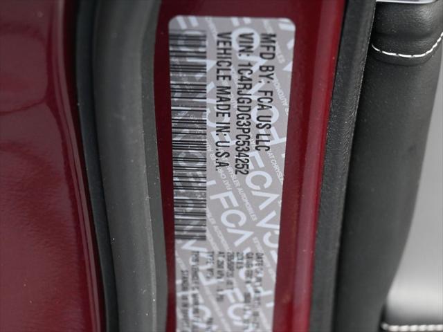 2023 Jeep Grand Cherokee Overland 4x2