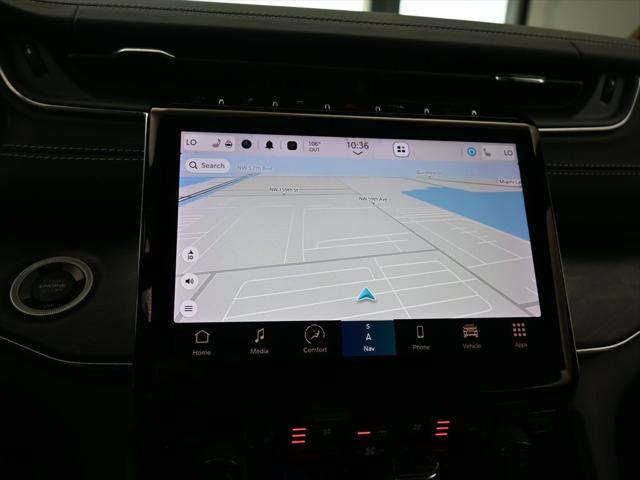 2023 Jeep Grand Cherokee Overland 4x2