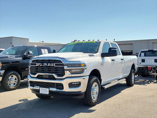 2025 RAM 2500 Tradesman Crew Cab 4x4 8 Box