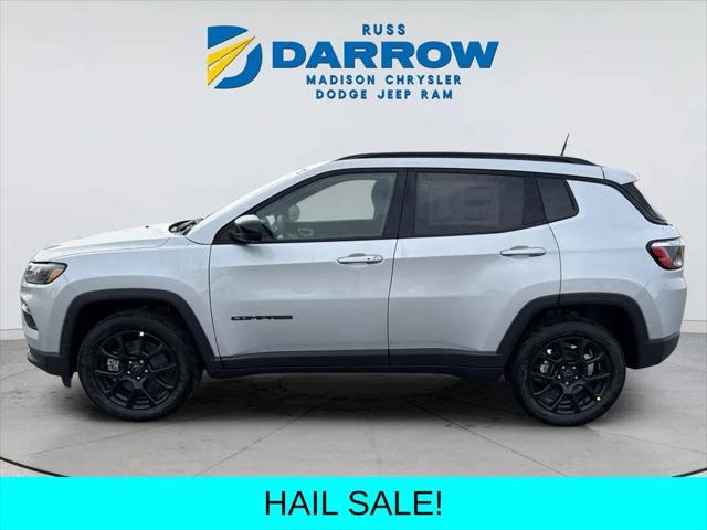 2025 Jeep Compass COMPASS LATITUDE 4X4