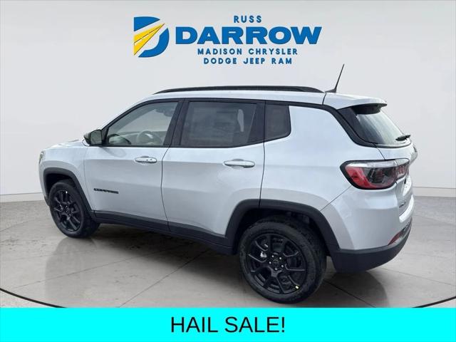 2025 Jeep Compass COMPASS LATITUDE 4X4