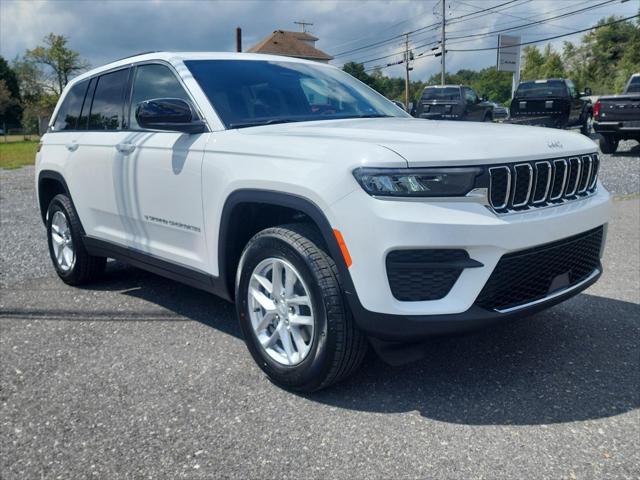2025 Jeep Grand Cherokee GRAND CHEROKEE LAREDO X 4X4