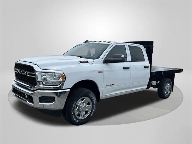 2022 RAM 3500 Tradesman Crew Cab 4x4 8 Box
