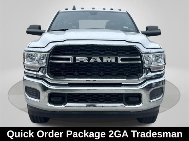 2022 RAM 3500 Tradesman Crew Cab 4x4 8 Box