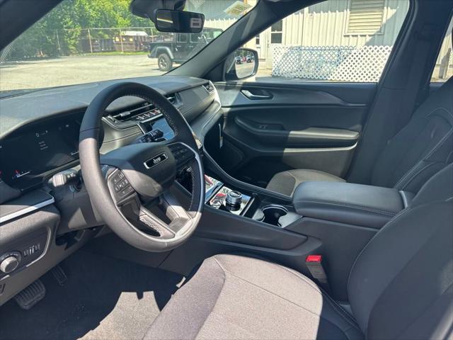 2025 Jeep Grand Cherokee GRAND CHEROKEE L LAREDO X 4X4