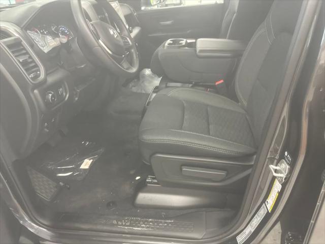 2026 RAM Ram 1500 RAM 1500 TRADESMAN CREW CAB 4X4 57 BOX