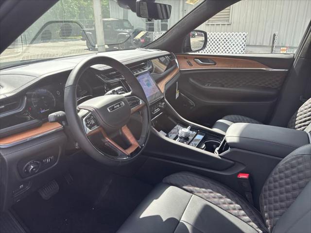 2025 Jeep Grand Cherokee GRAND CHEROKEE SUMMIT RESERVE 4X4