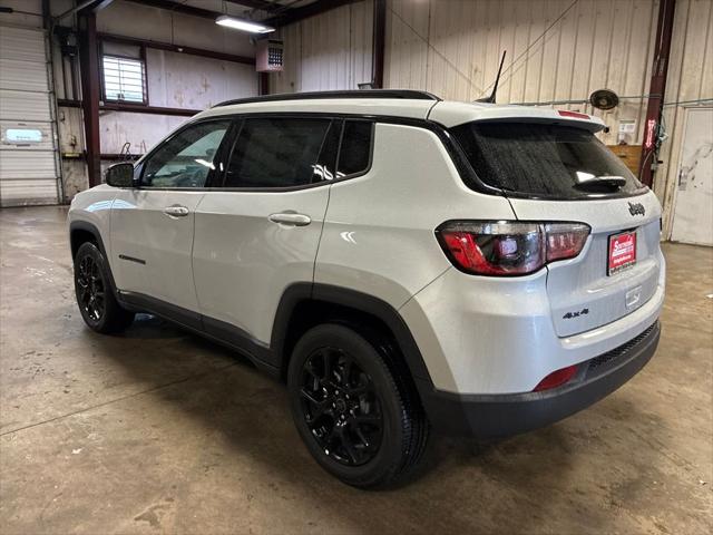 2025 Jeep Compass COMPASS LATITUDE 4X4