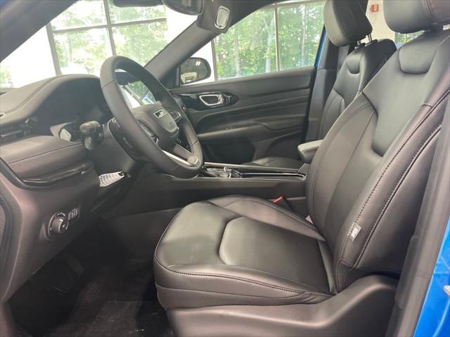 2025 Jeep Compass COMPASS LIMITED 4X4