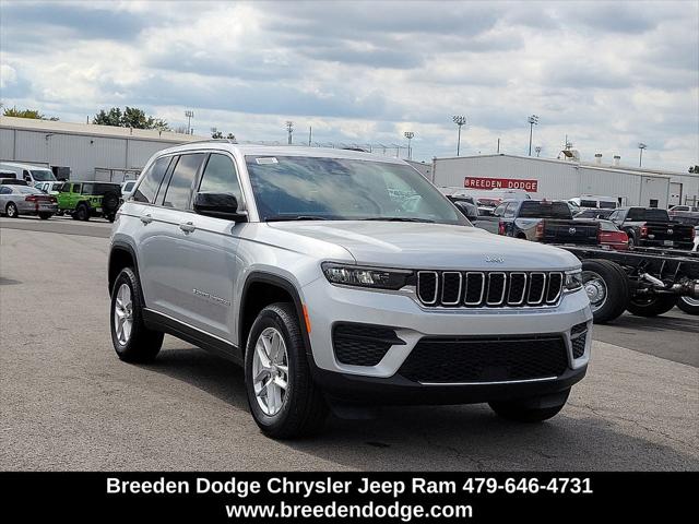 2025 Jeep Grand Cherokee GRAND CHEROKEE LAREDO X 4X4
