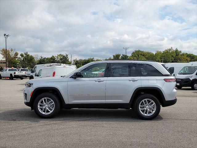 2025 Jeep Grand Cherokee GRAND CHEROKEE LAREDO X 4X4