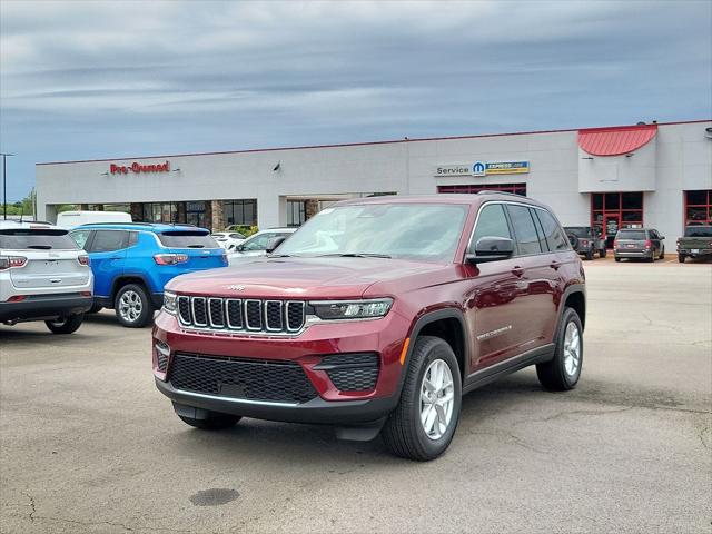 2025 Jeep Grand Cherokee GRAND CHEROKEE LAREDO X 4X4
