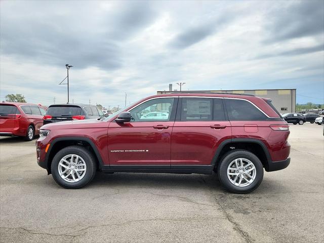 2025 Jeep Grand Cherokee GRAND CHEROKEE LAREDO X 4X4