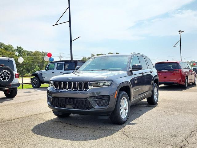 2025 Jeep Grand Cherokee GRAND CHEROKEE LAREDO X 4X4
