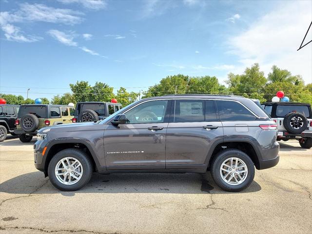 2025 Jeep Grand Cherokee GRAND CHEROKEE LAREDO X 4X4