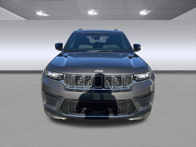2025 Jeep Grand Cherokee GRAND CHEROKEE LAREDO X 4X4