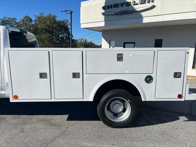 2025 RAM Ram 5500 Chassis Cab RAM 5500 TRADESMAN CHASSIS CREW CAB 4X4 84 CA 2025 RAM Ram 5500 Chassis Cab RAM 5500 TRADESMAN CHASSIS CREW CAB 4X4 84 CA