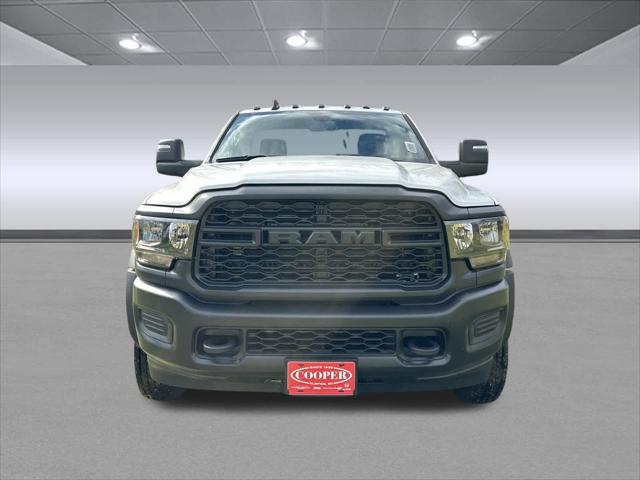 2024 RAM Ram 4500 Chassis Cab RAM 4500 SLT CHASSIS REGULAR CAB 4X4 120 CA 2024 RAM Ram 4500 Chassis Cab RAM 4500 SLT CHASSIS REGULAR CAB 4X4 120 CA