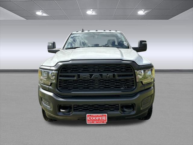 2024 RAM Ram 4500 Chassis Cab RAM 4500 SLT CHASSIS REGULAR CAB 4X4 120 CA 2024 RAM Ram 4500 Chassis Cab RAM 4500 SLT CHASSIS REGULAR CAB 4X4 120 CA