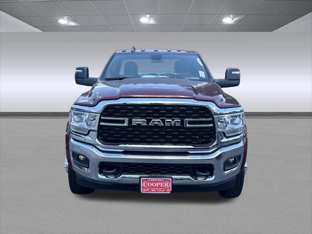 2024 RAM Ram 5500 Chassis Cab RAM 5500 SLT CHASSIS REGULAR CAB 4X4 120 CA 2024 RAM Ram 5500 Chassis Cab RAM 5500 SLT CHASSIS REGULAR CAB 4X4 120 CA